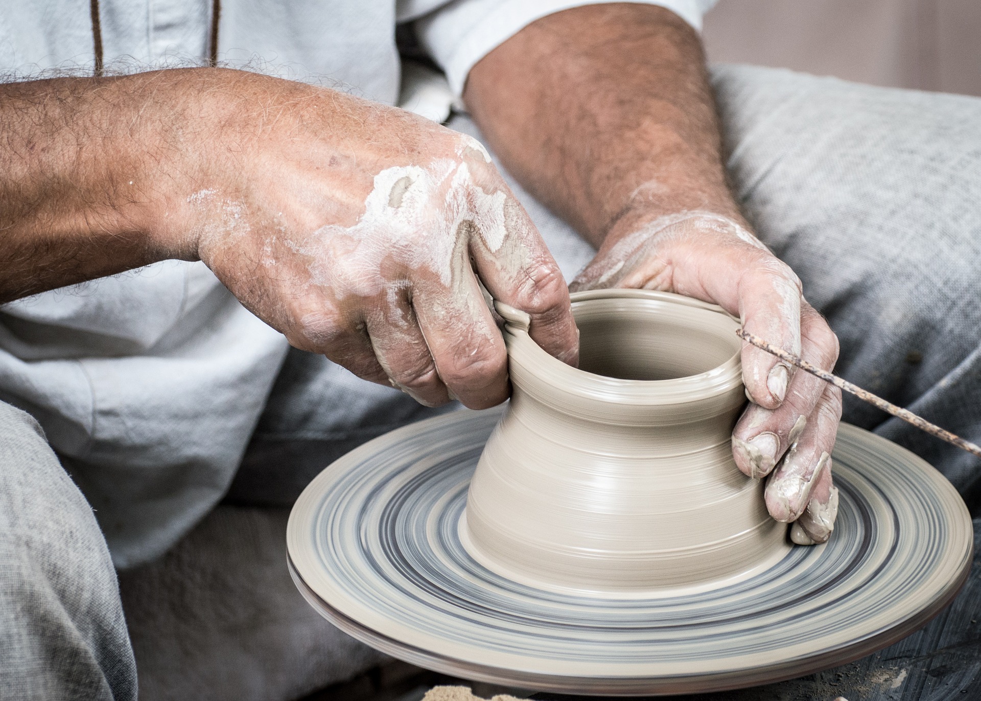 Keramika od pravěku po high-tech